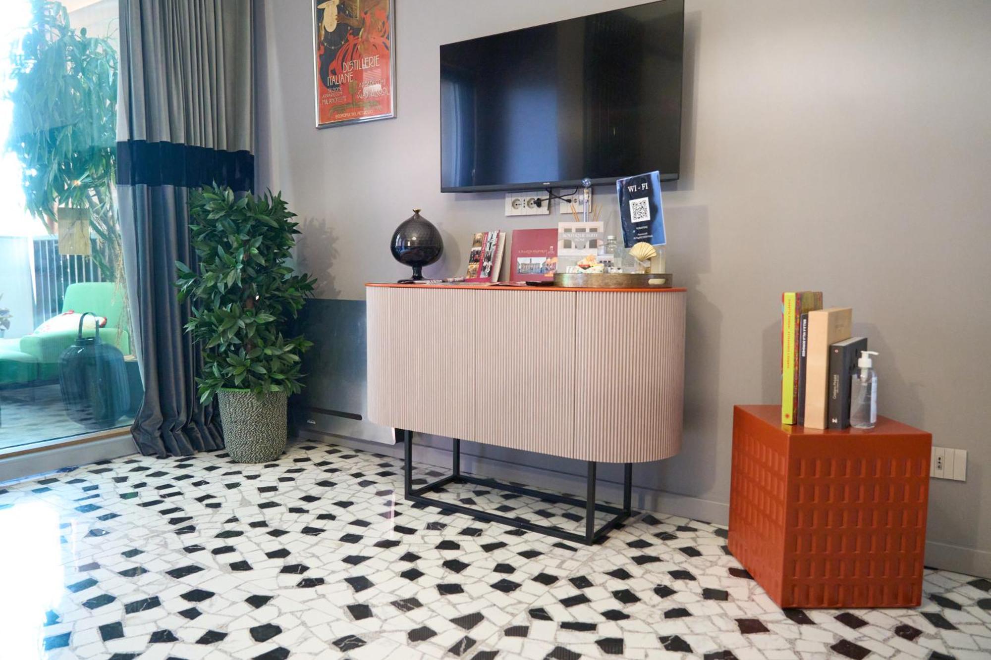 Apartment Trastevere Boutique With Gym And Steam Shower Rome